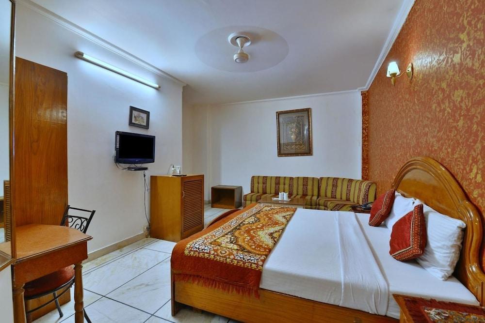Hotel Rahul Palace New Delhi Exterior photo