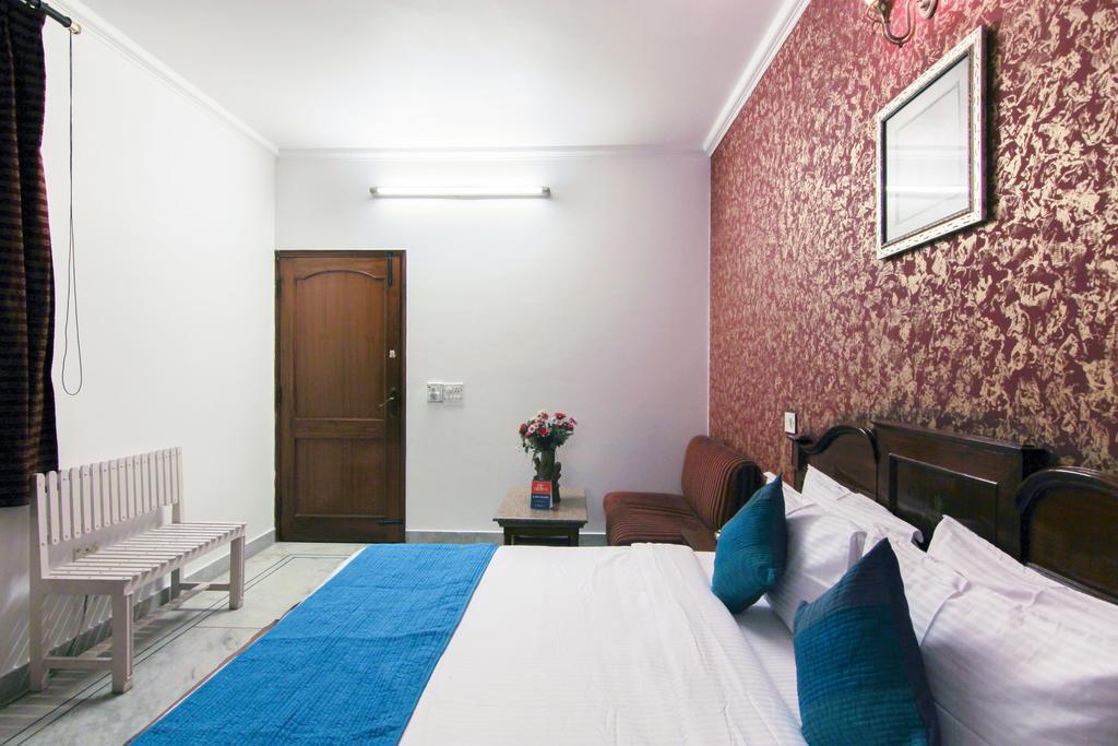 Hotel Rahul Palace New Delhi Exterior photo