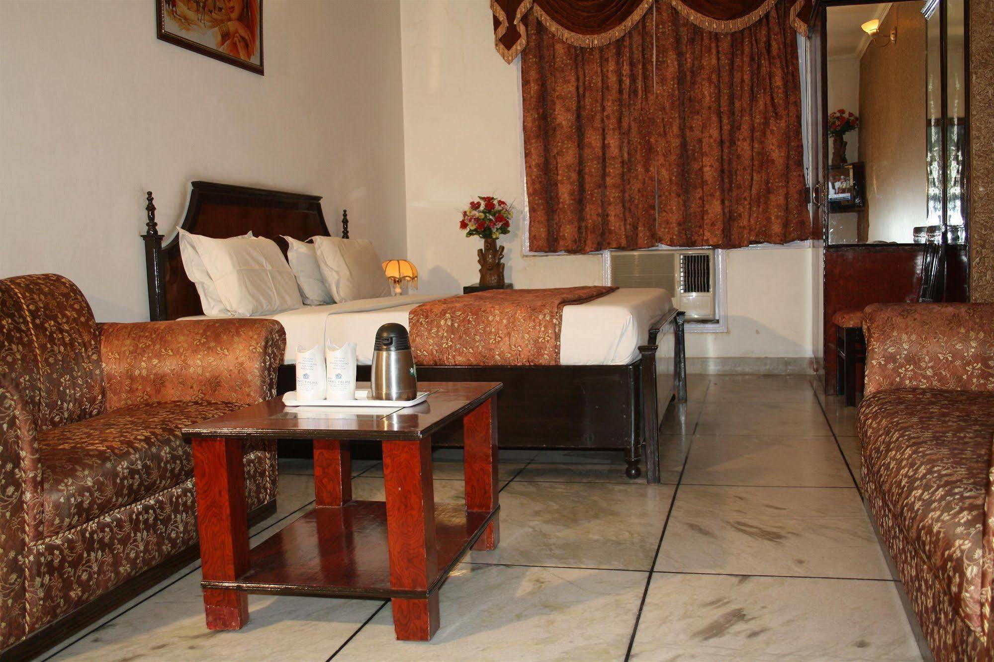 Hotel Rahul Palace New Delhi Room photo
