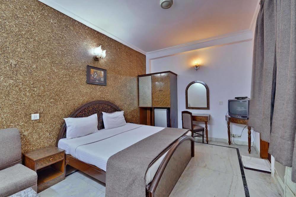 Hotel Rahul Palace New Delhi Exterior photo