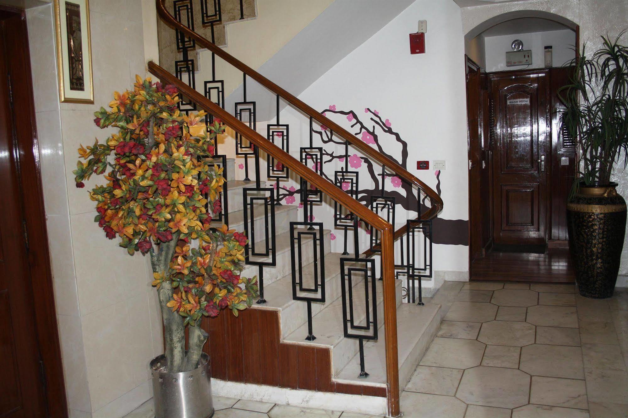 Hotel Rahul Palace New Delhi Interior photo
